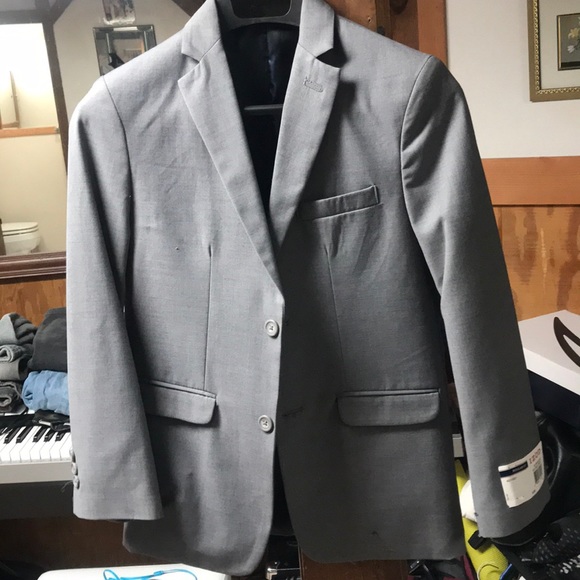 Suit - Picture 1 of 3